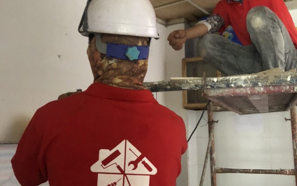 Cải tạo nhà dân bị lâu ngày xuống cấp ở Phạm Ngọc Thạch