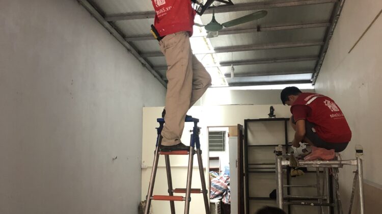 Tại Hà Nội, nhu cầu Thi công cải tạo Nhà dân dụng Hà Nội ngày càng gia tăng, đặc biệt với các căn hộ chung cư cũ, nhà phố, nhà liền kề và biệt thự đã qua nhiều năm sử dụng. Vậy cải tạo nhà dân dụng bao gồm những hạng mục nào và cần lưu ý những gì để đảm bảo công trình đạt chất lượng? Hãy cùng tìm hiểu trong bài viết dưới đây.