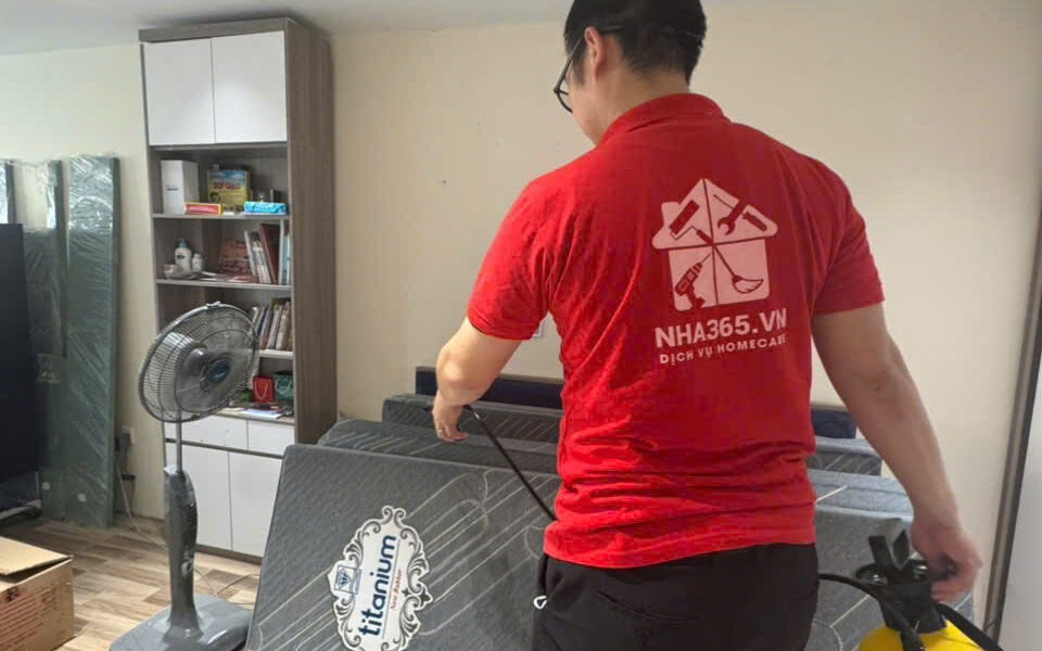 Tổng vệ sinh dọn nhà phố cổ Hà Nội dịp nghỉ lễ